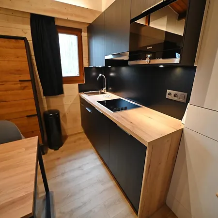 Detached Chalet With 2 Bedrooms *
