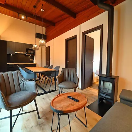 Detached Chalet With 2 Bedrooms Hébergement de vacances *